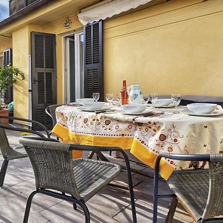 Rosy'S House Un Attico A Due Passi Dall'Acquario Parking Free Apartment Genoa Luaran gambar