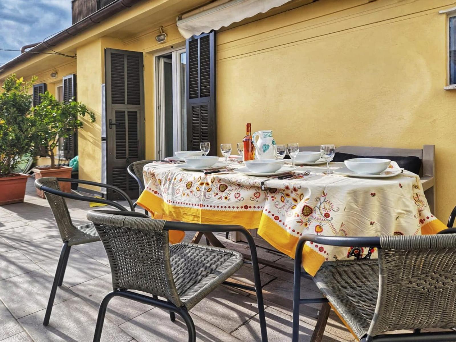 Rosy'S House Un Attico A Due Passi Dall'Acquario Parking Free Apartment Genoa Luaran gambar