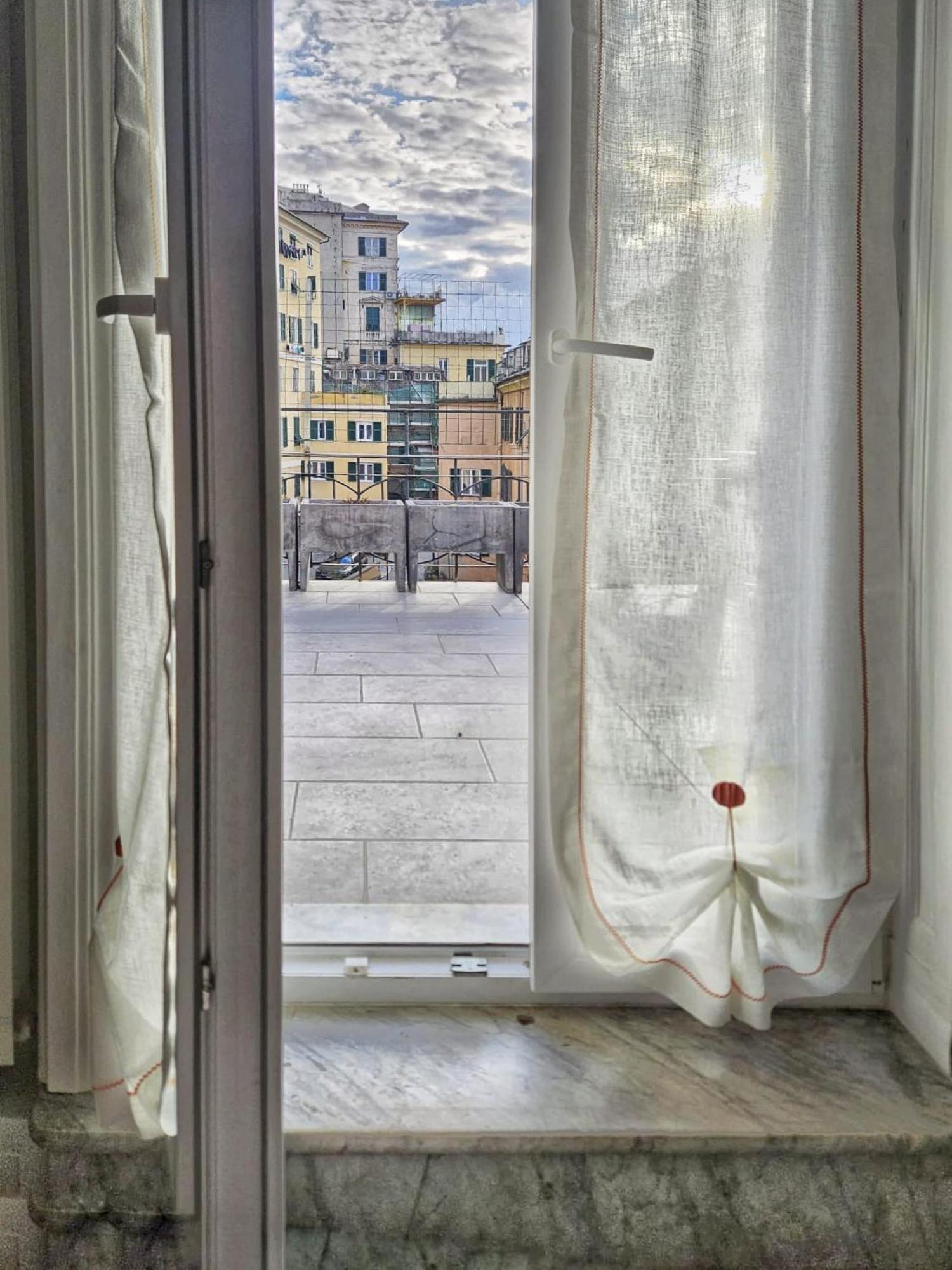 Rosy'S House Un Attico A Due Passi Dall'Acquario Parking Free Apartment Genoa Luaran gambar